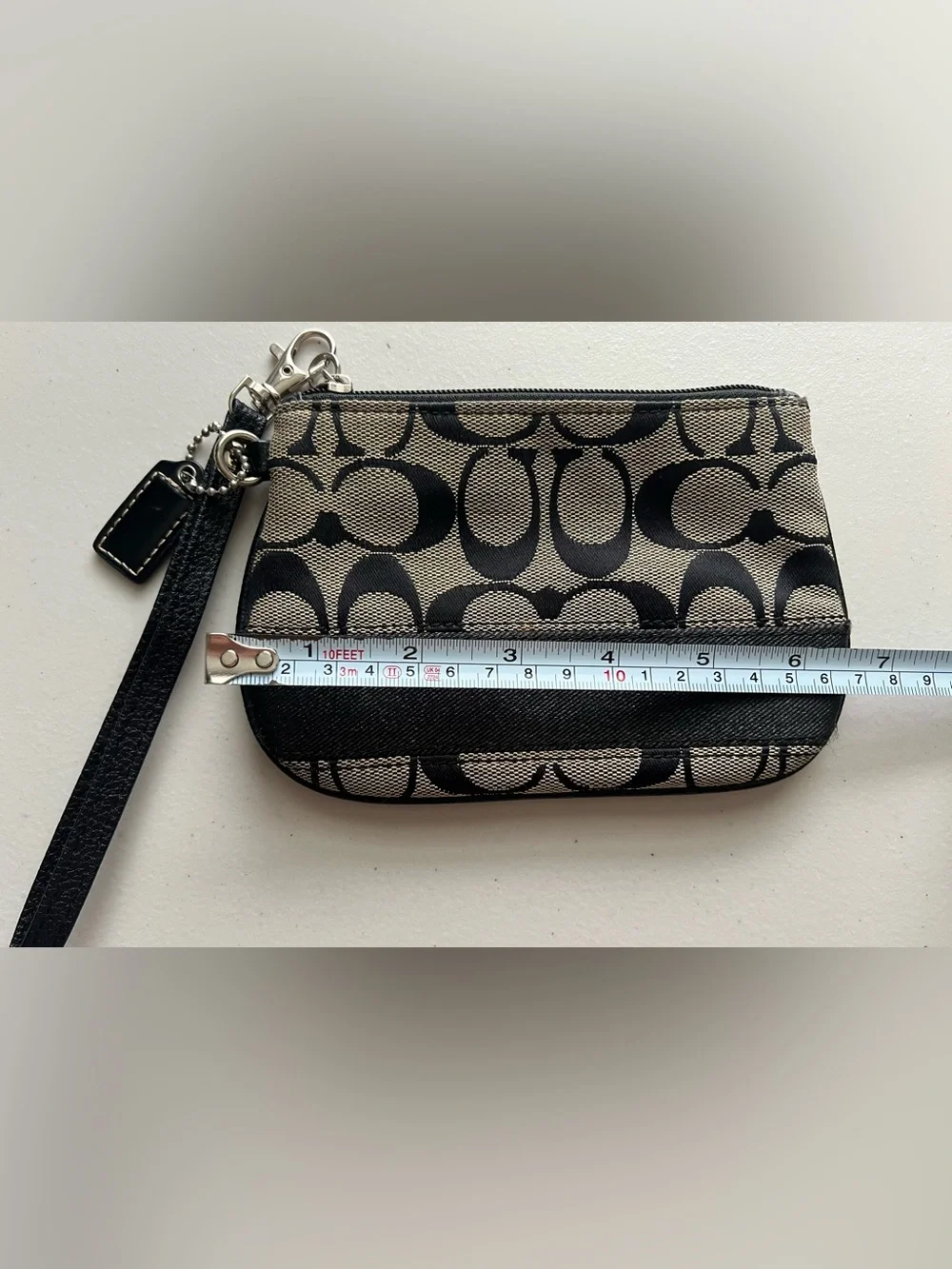 Coach classic signature